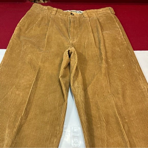 LL Bean corduroy Classic Fit BROWN Pleated brown Pants 502835 SIZE 34x34 Cotton - Picture 16 of 16